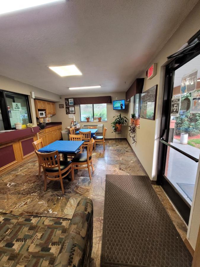 Raceway Inn Martinsville Exterior photo
